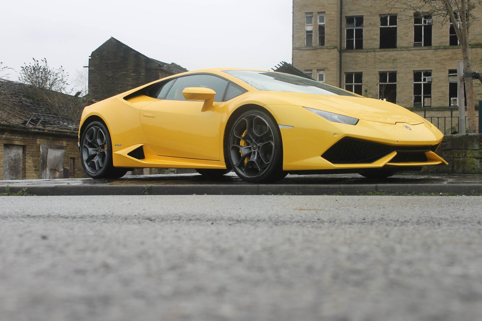 HIRE LAMBORGHINI HURACAN COUPE