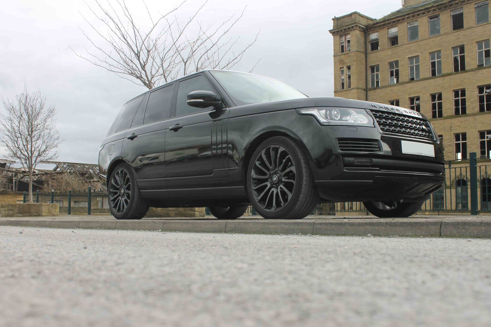 HIRE RANGE ROVER VOGUE