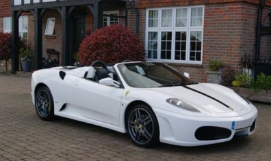 HIRE FERARRI - F430